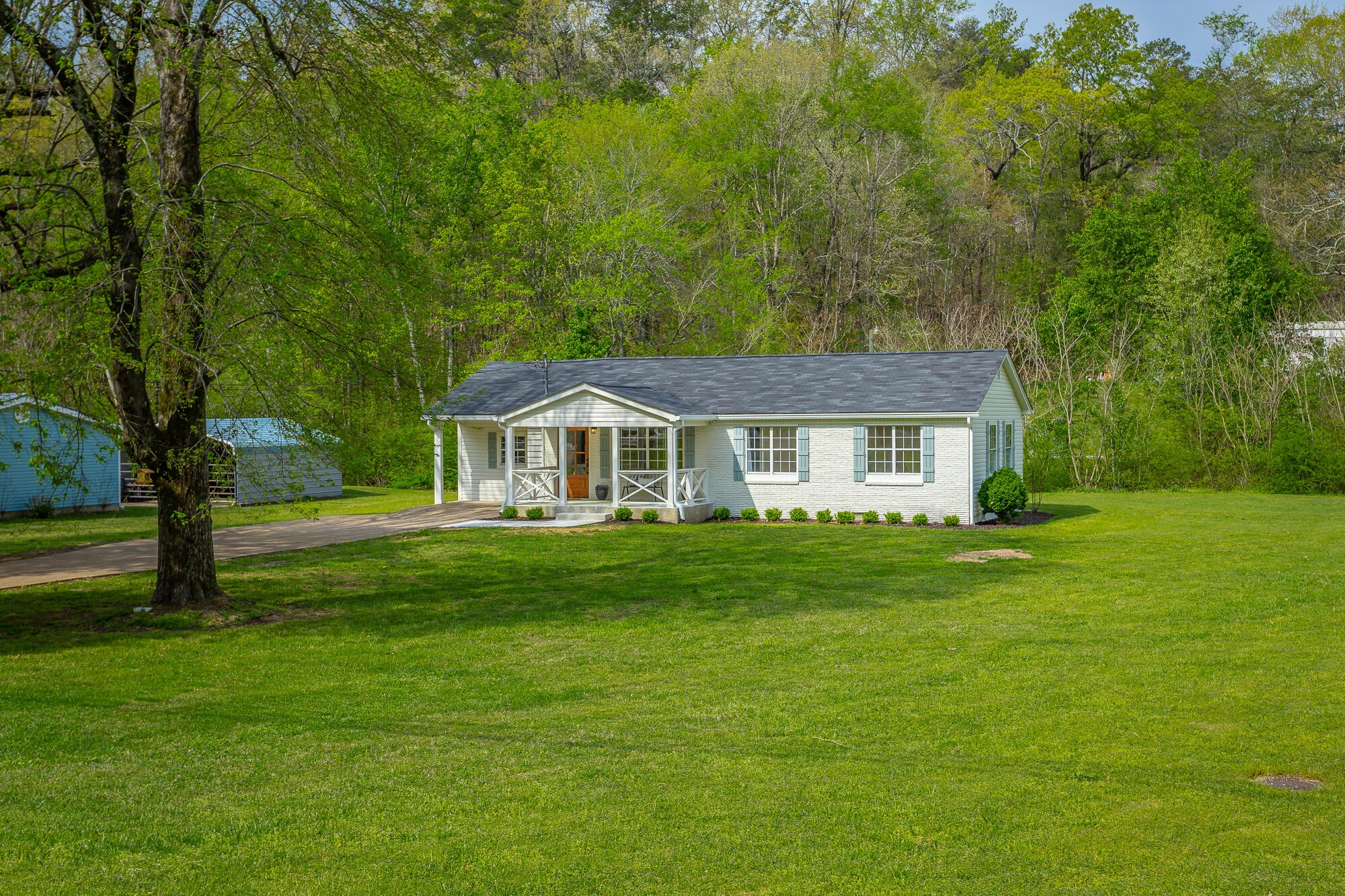 9039 Dallas Hollow Road Soddy Daisy, TN 37379 - Photo 4 of 50