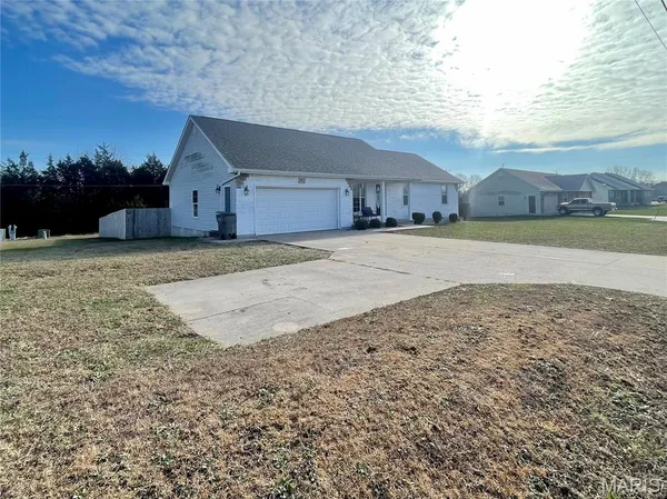 $250,000 | 231 Zeigenbein Road, St. Robert, MO 65584