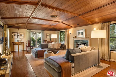 $2,195,000 | 367 North Orange Drive, Los Angeles, CA 90036