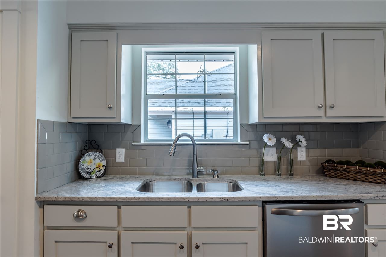 1067 McNeil Avenue Mobile, AL 36609 - Photo 7 of 24