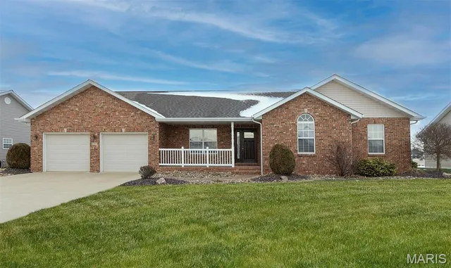 $349,900 | 9397 Regency Lane, Breese, IL 62230