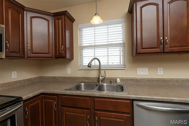 $349,900 | 9397 Regency Lane, Breese, IL 62230