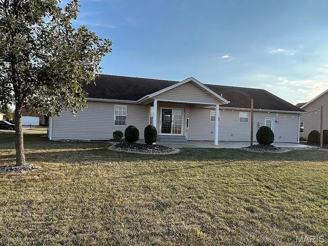 $349,900 | 9397 Regency Lane, Breese, IL 62230