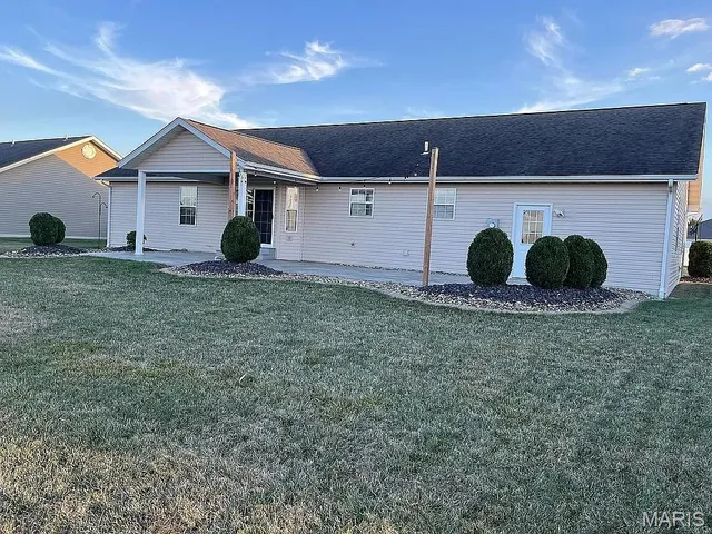 $349,900 | 9397 Regency Lane, Breese, IL 62230