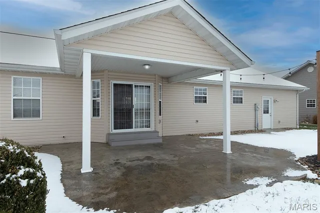 $349,900 | 9397 Regency Lane, Breese, IL 62230