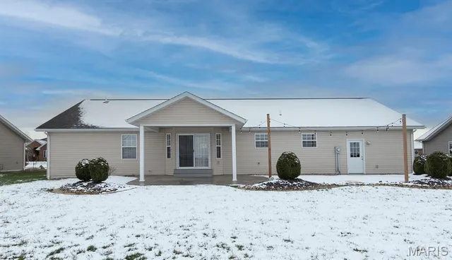 $349,900 | 9397 Regency Lane, Breese, IL 62230