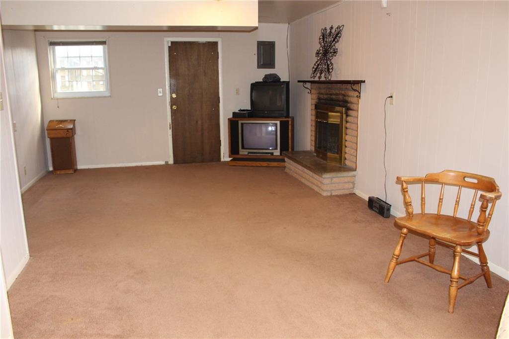 103 Bennett Road Carmel, IN 46032 - Photo 9 of 28 Gallery Image 9