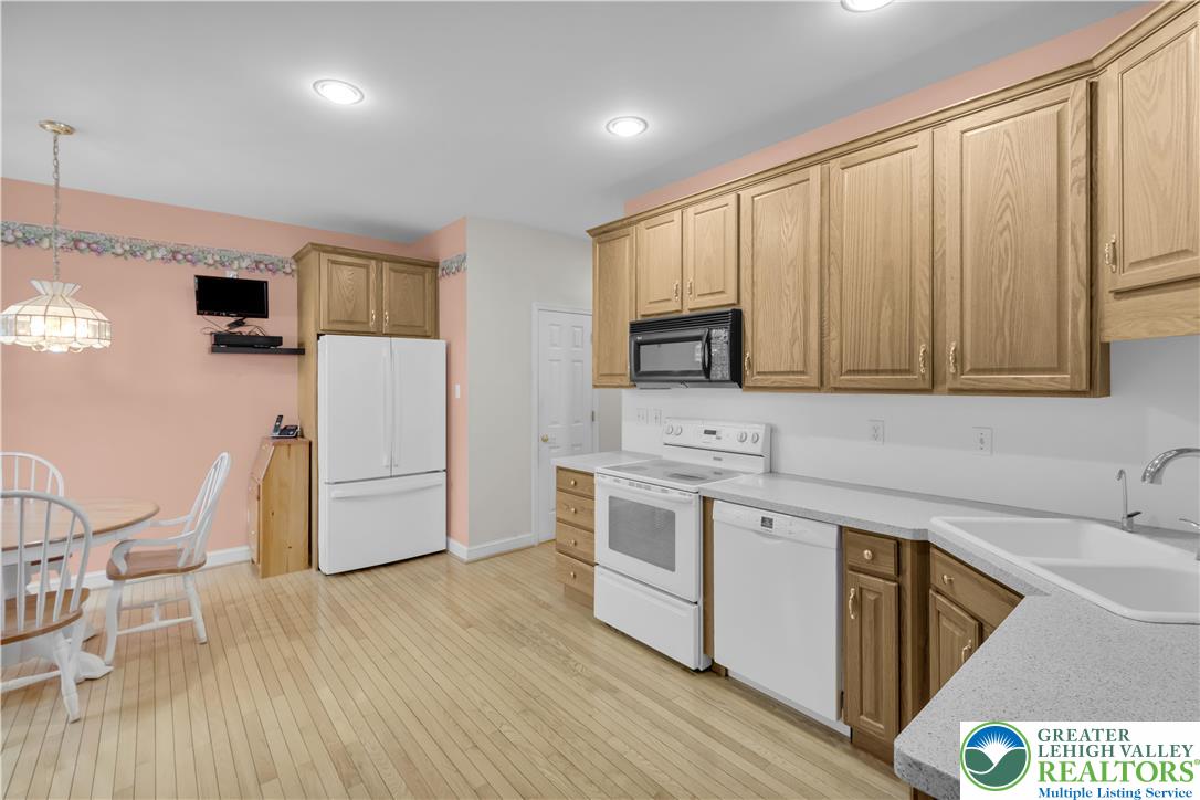 801 Dorset Road Allentown, PA 18104 - Photo 13 of 61