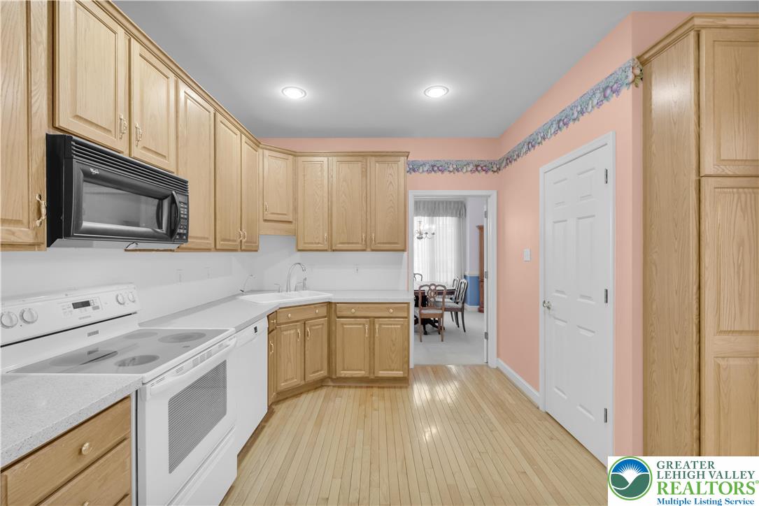 801 Dorset Road Allentown, PA 18104 - Photo 15 of 61