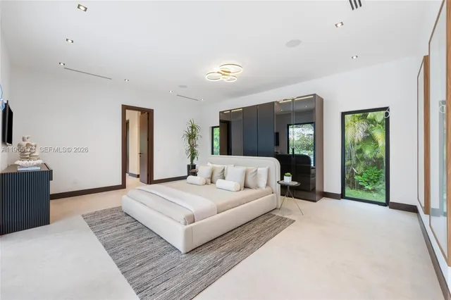 $5,500,000 | 11600 Southwest 77th Avenue, Pinecrest, FL 33156