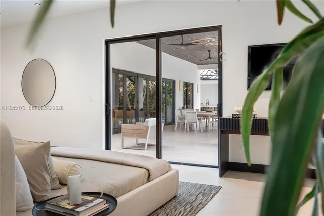 $5,500,000 | 11600 Southwest 77th Avenue, Pinecrest, FL 33156