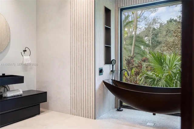 $5,500,000 | 11600 Southwest 77th Avenue, Pinecrest, FL 33156