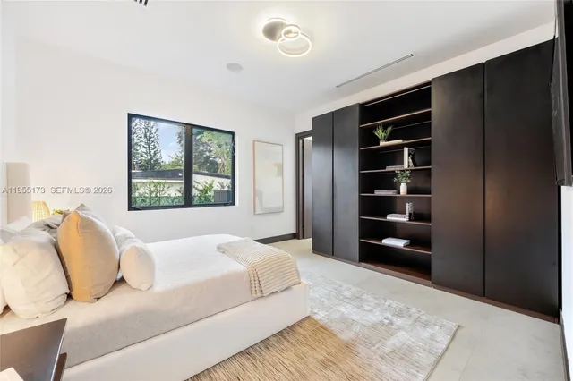 $5,500,000 | 11600 Southwest 77th Avenue, Pinecrest, FL 33156