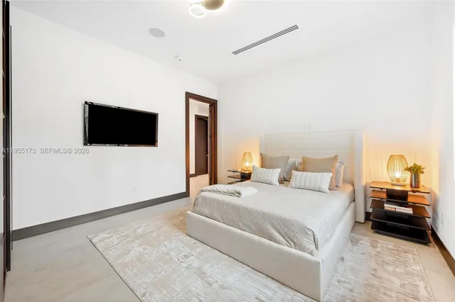 $5,500,000 | 11600 Southwest 77th Avenue, Pinecrest, FL 33156