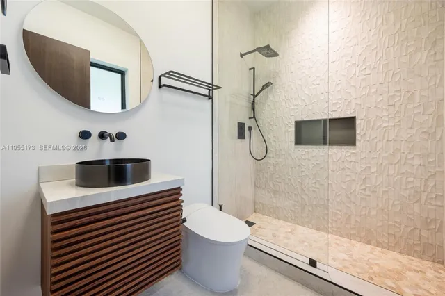 $5,500,000 | 11600 Southwest 77th Avenue, Pinecrest, FL 33156