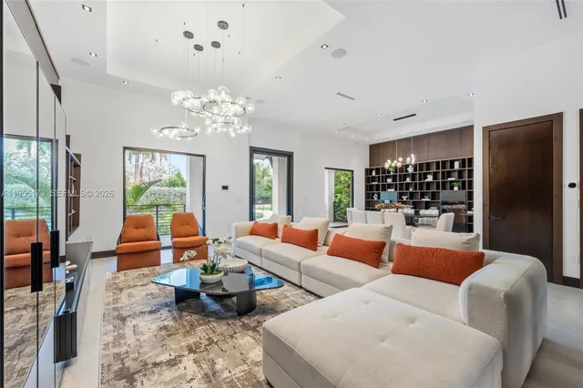 $5,500,000 | 11600 Southwest 77th Avenue, Pinecrest, FL 33156