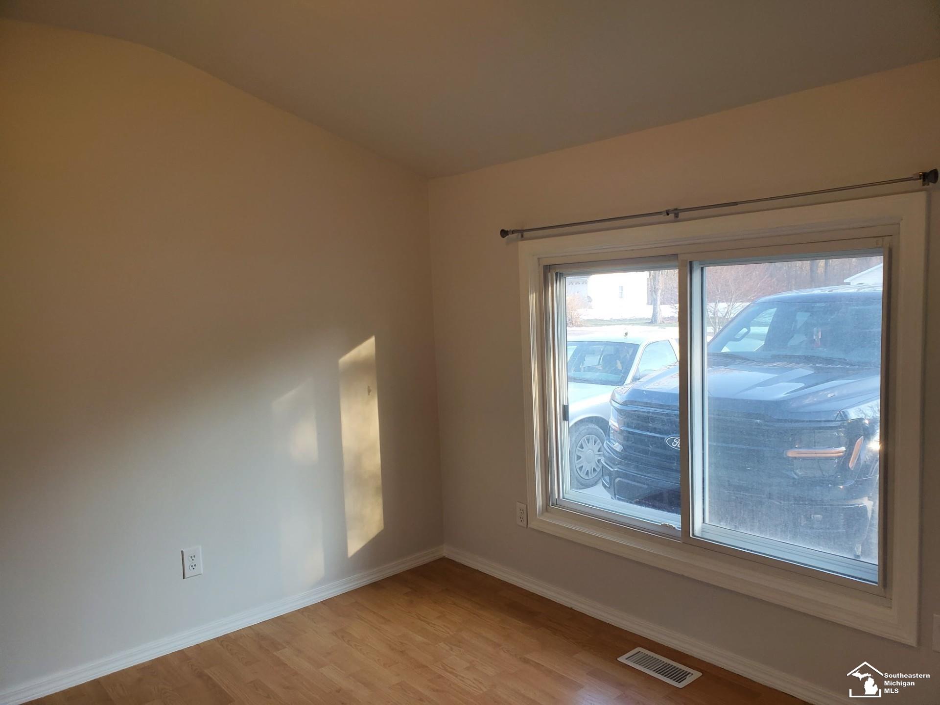 33790 Steadman Road New Boston, MI 48164 - Photo 25 of 31 50199598-78bcacd0-462d-493c-9b29-9c30b5cd9778.JPG
