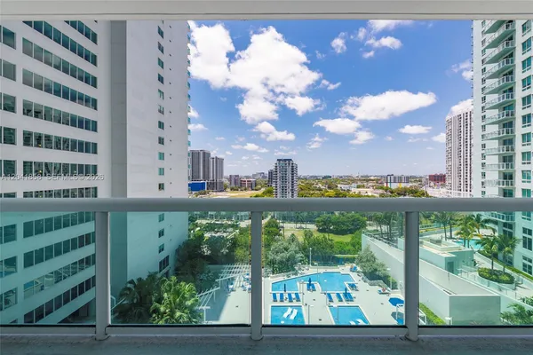 $2,750 | 1800 North Bayshore Drive, Unit 1806, Miami, FL 33132