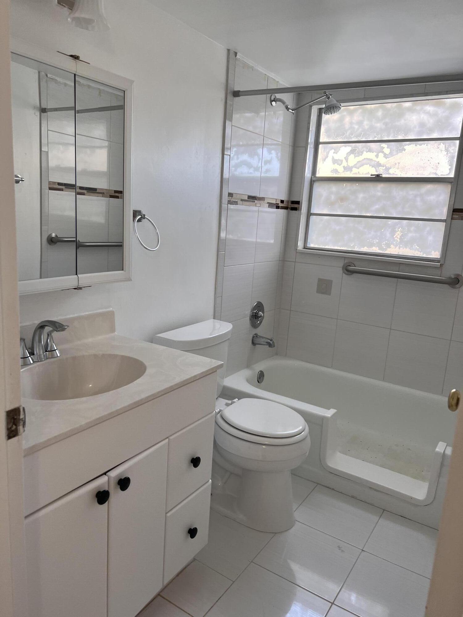 304 Mansfield H Boca Raton, FL 33434 - Photo 2 of 6 304 BA