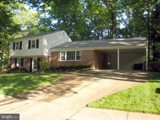 6149 Roxbury Avenue Springfield, VA 22152 - Photo 1 of 30 Exterior (Main)