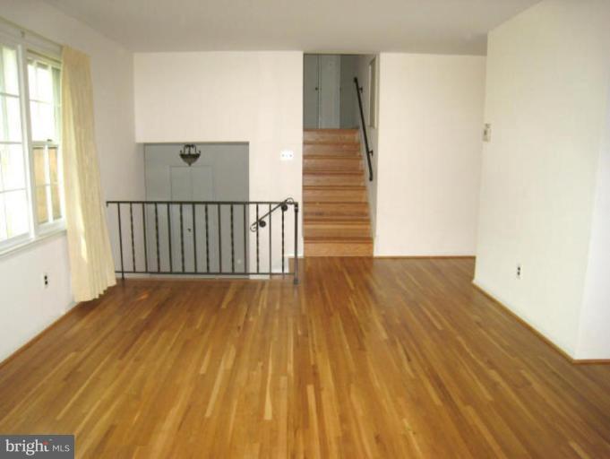 6149 Roxbury Avenue Springfield, VA 22152 - Photo 4 of 30 Living Room #2