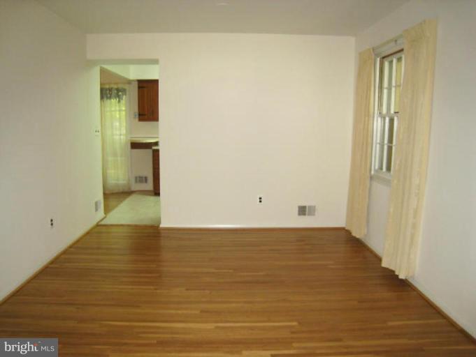 6149 Roxbury Avenue Springfield, VA 22152 - Photo 6 of 30 Dining Room