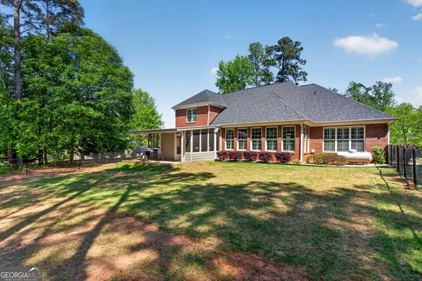 $499,500 | 124 Riverbluff Drive, LaGrange, GA 30240