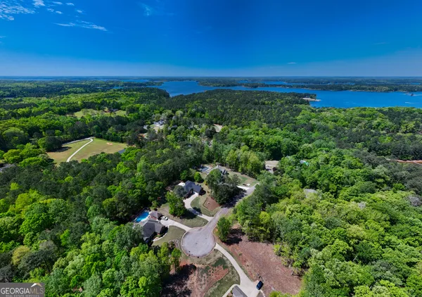 $499,500 | 124 Riverbluff Drive, LaGrange, GA 30240