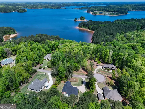 $499,500 | 124 Riverbluff Drive, LaGrange, GA 30240
