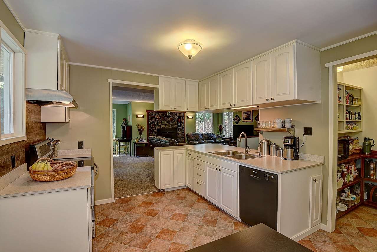 3920 South Merryweather Road Spokane, WA 99224 - Photo 7 of 20