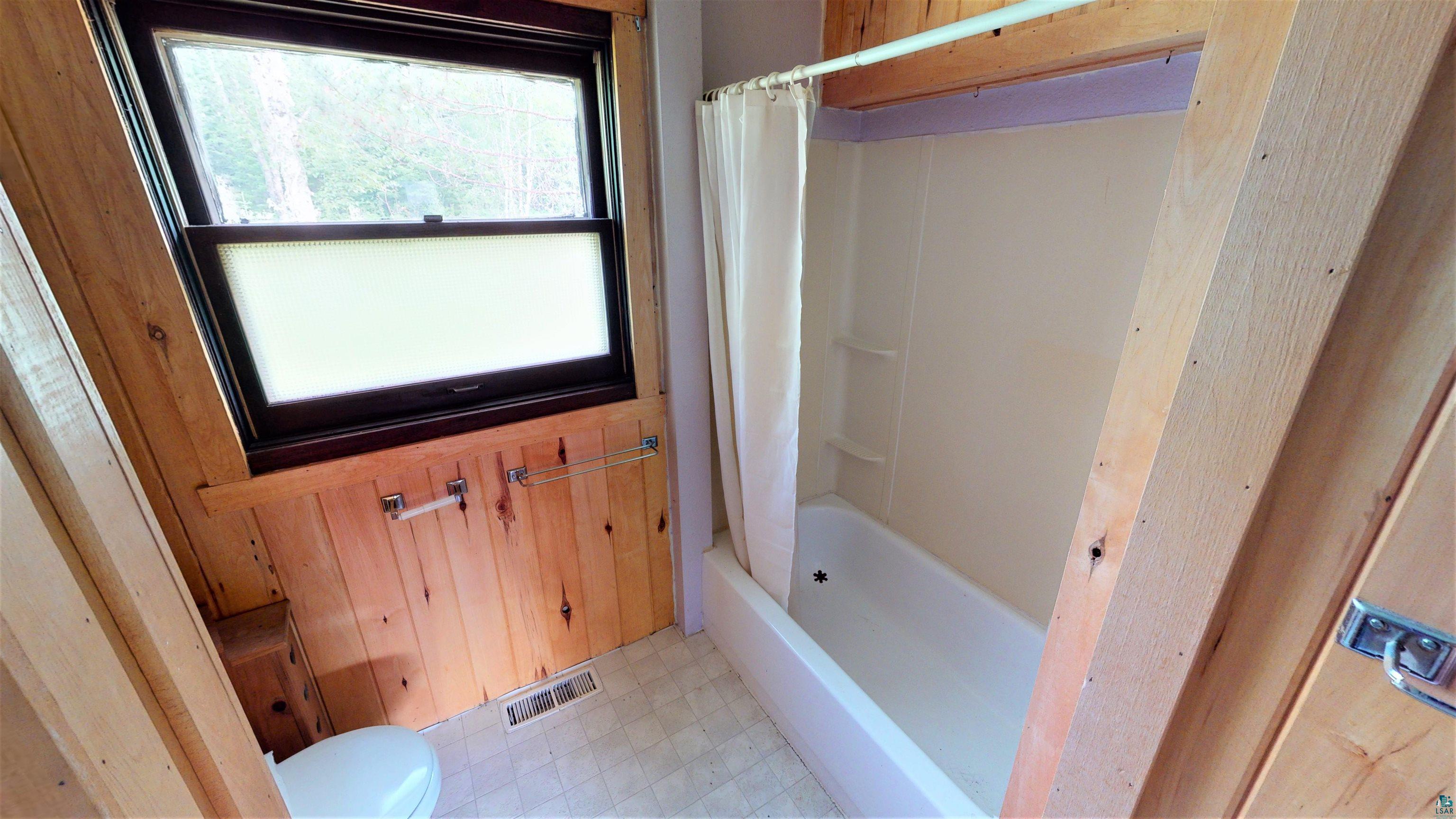 989 Devil Track Road Grand Marais, MN 55604 - Photo 13 of 35 Gallery Image 13