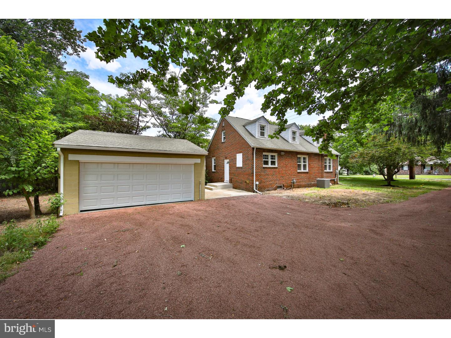121 Swedesboro Road Gibbstown, NJ 08027 - Photo 17 of 17 Garage