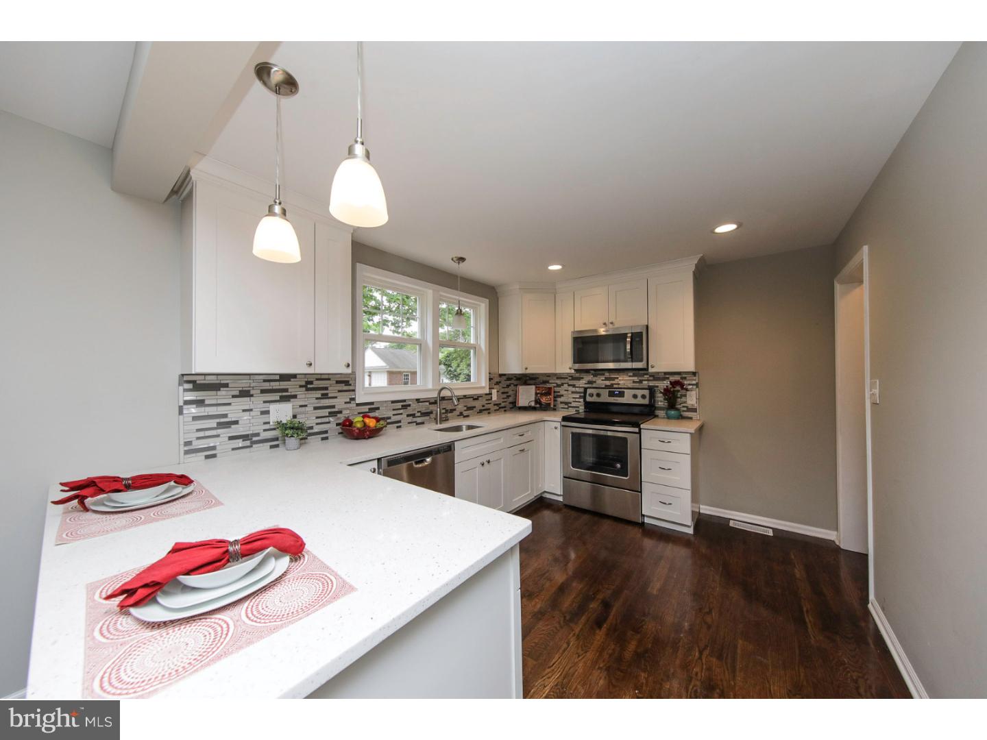 121 Swedesboro Road Gibbstown, NJ 08027 - Photo 3 of 17 Kitchen