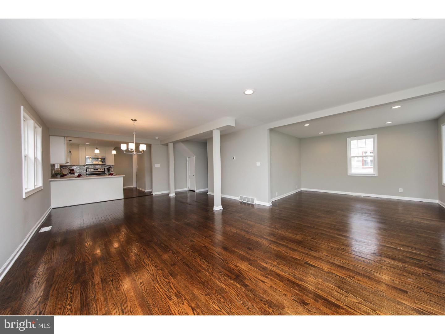 121 Swedesboro Road Gibbstown, NJ 08027 - Photo 4 of 17 Dining Room