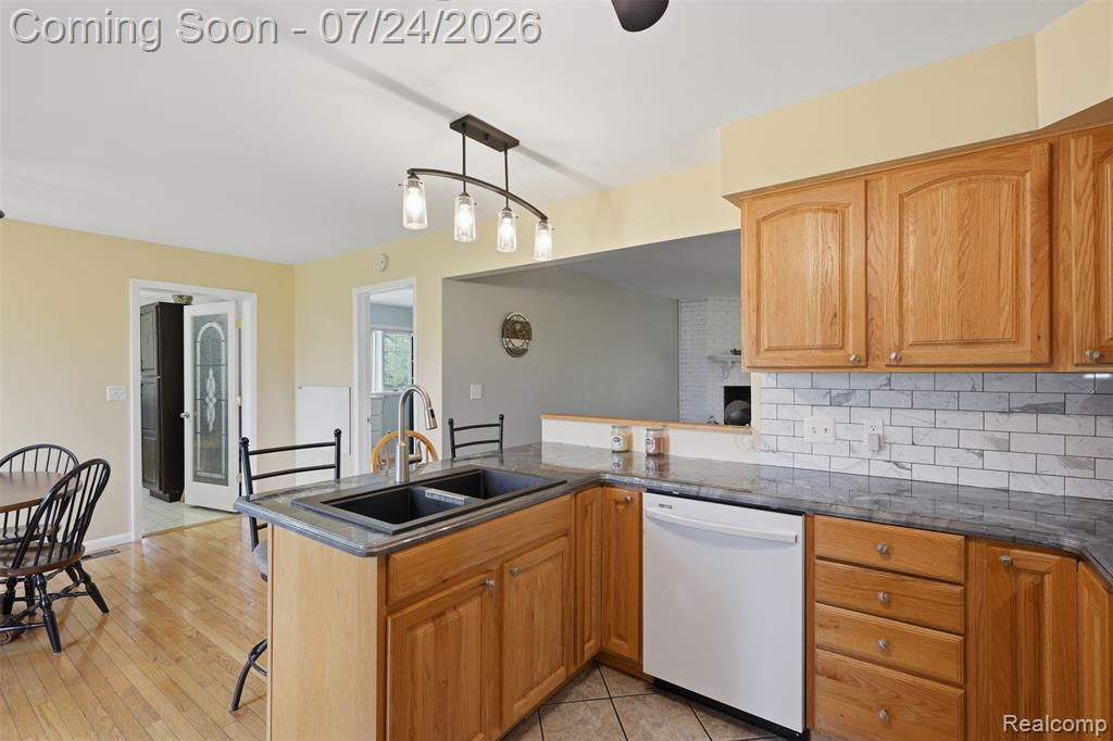 27031 Arsenal Road Flat Rock, MI 48134 - Photo 19 of 58 Gallery Image 19