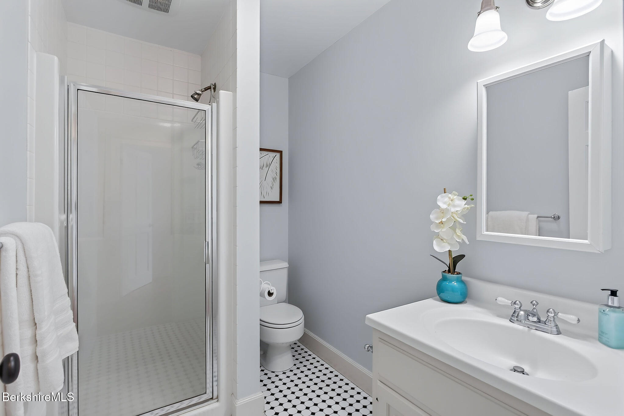 14 Old Tree Farm Road Stockbridge, MA 01266 - Photo 37 of 60 0055-bathroom-two