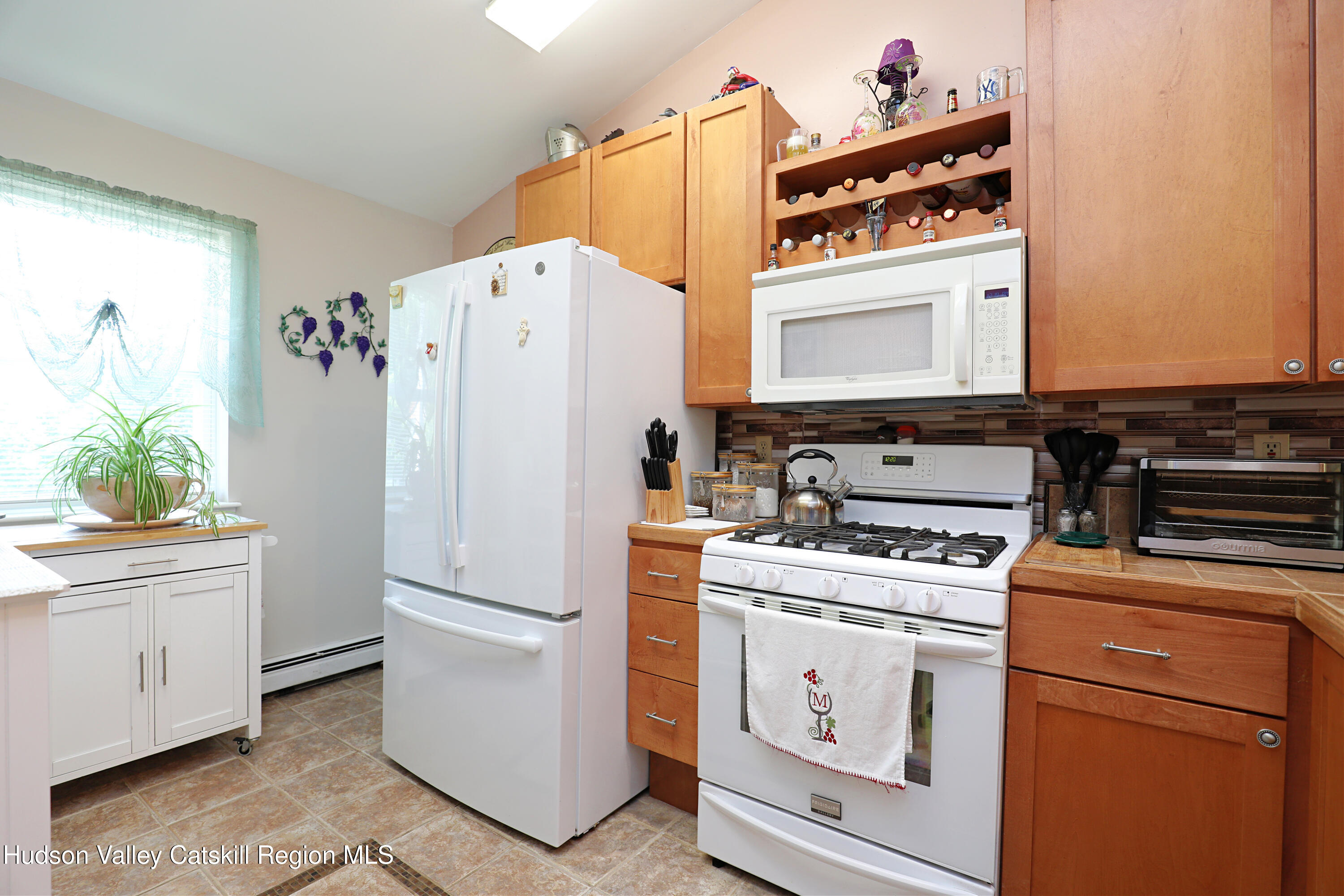 57 Red Maple Road Saugerties, NY 12477 - Photo 4 of 17 Kitchen1