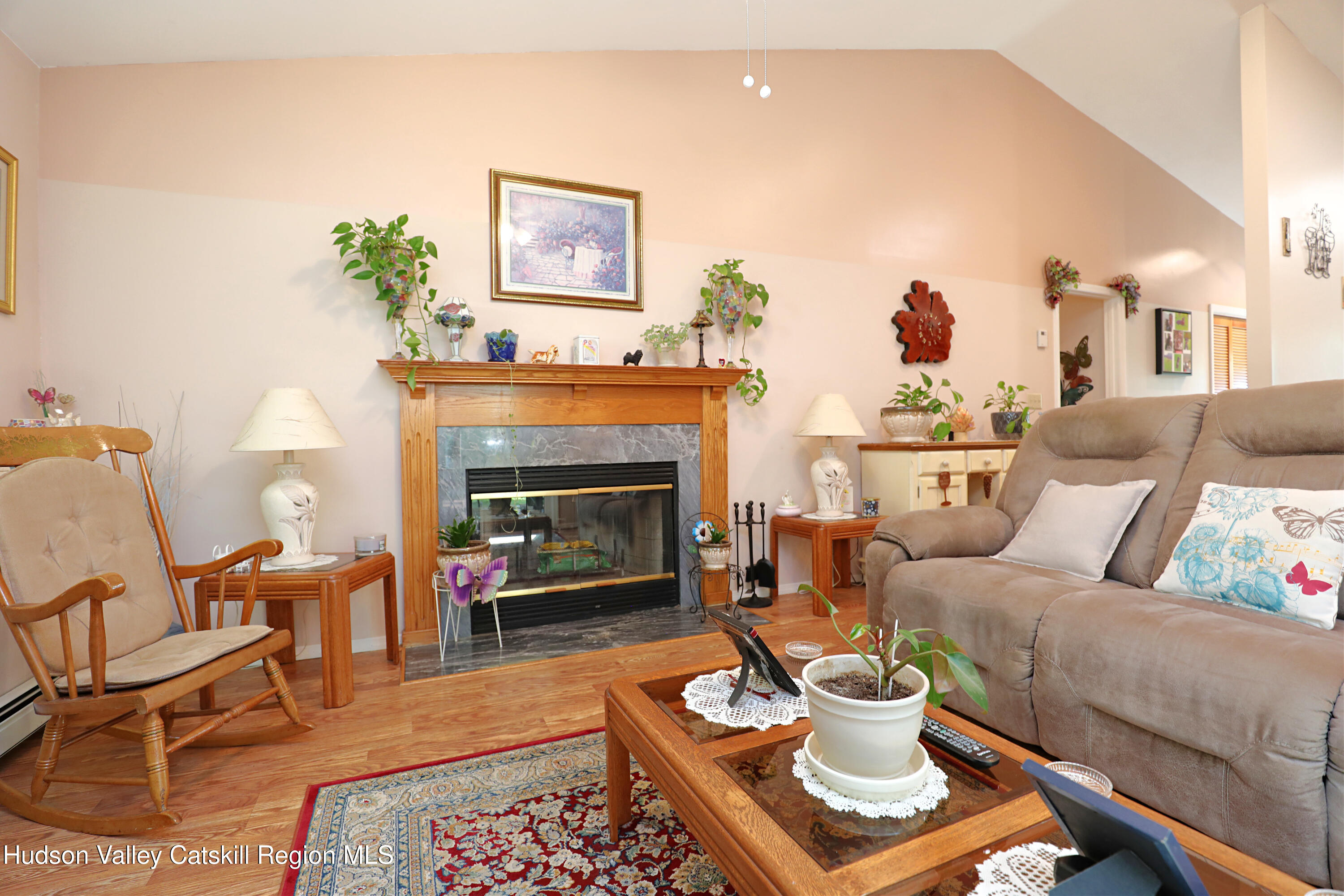 57 Red Maple Road Saugerties, NY 12477 - Photo 7 of 17 Living2