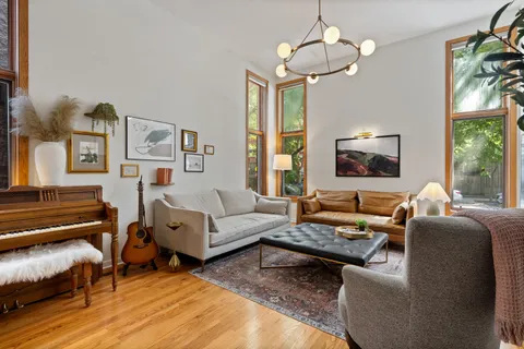 $649,900 | 1050 West Webster Avenue, Unit 1E, Chicago, IL 60614