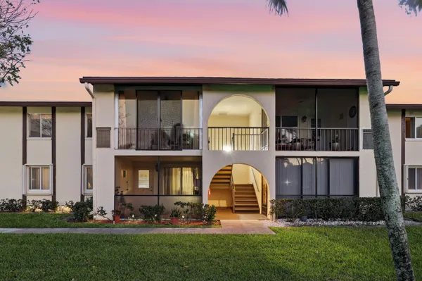 $185,000 | 3561 Tall Pine Way, Unit C2, Greenacres, FL 33463