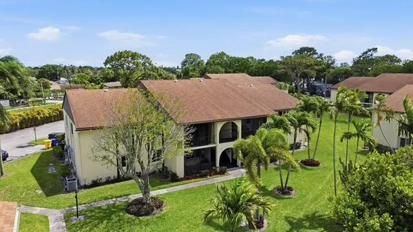 $185,000 | 3561 Tall Pine Way, Unit C2, Greenacres, FL 33463