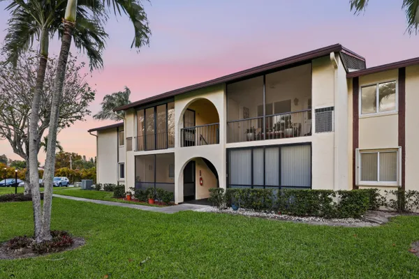 $185,000 | 3561 Tall Pine Way, Unit C2, Greenacres, FL 33463