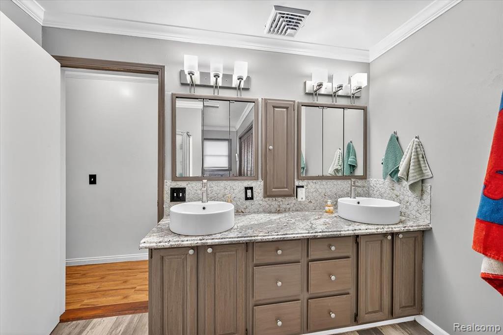 6865 Abbottsford Road North Street, MI 48049 - Photo 15 of 19