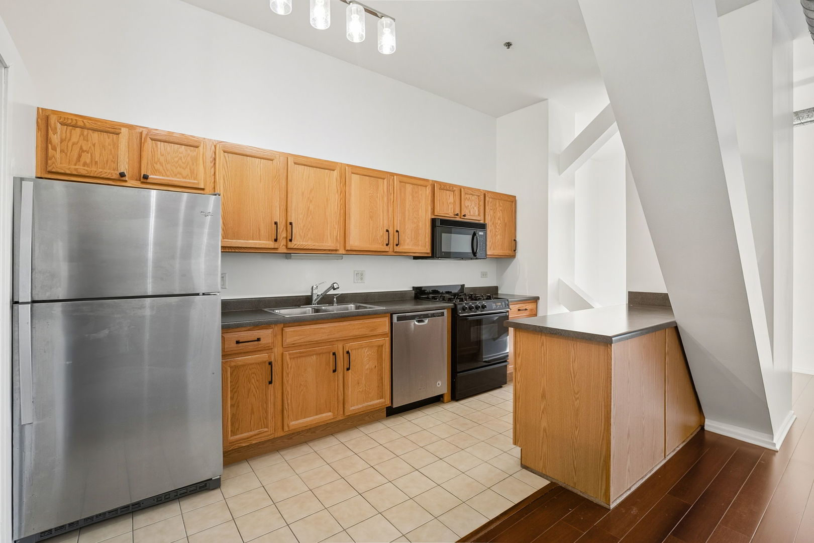 1000 East 53rd Street, Unit 219 Chicago, IL 60615 - Photo 11 of 29