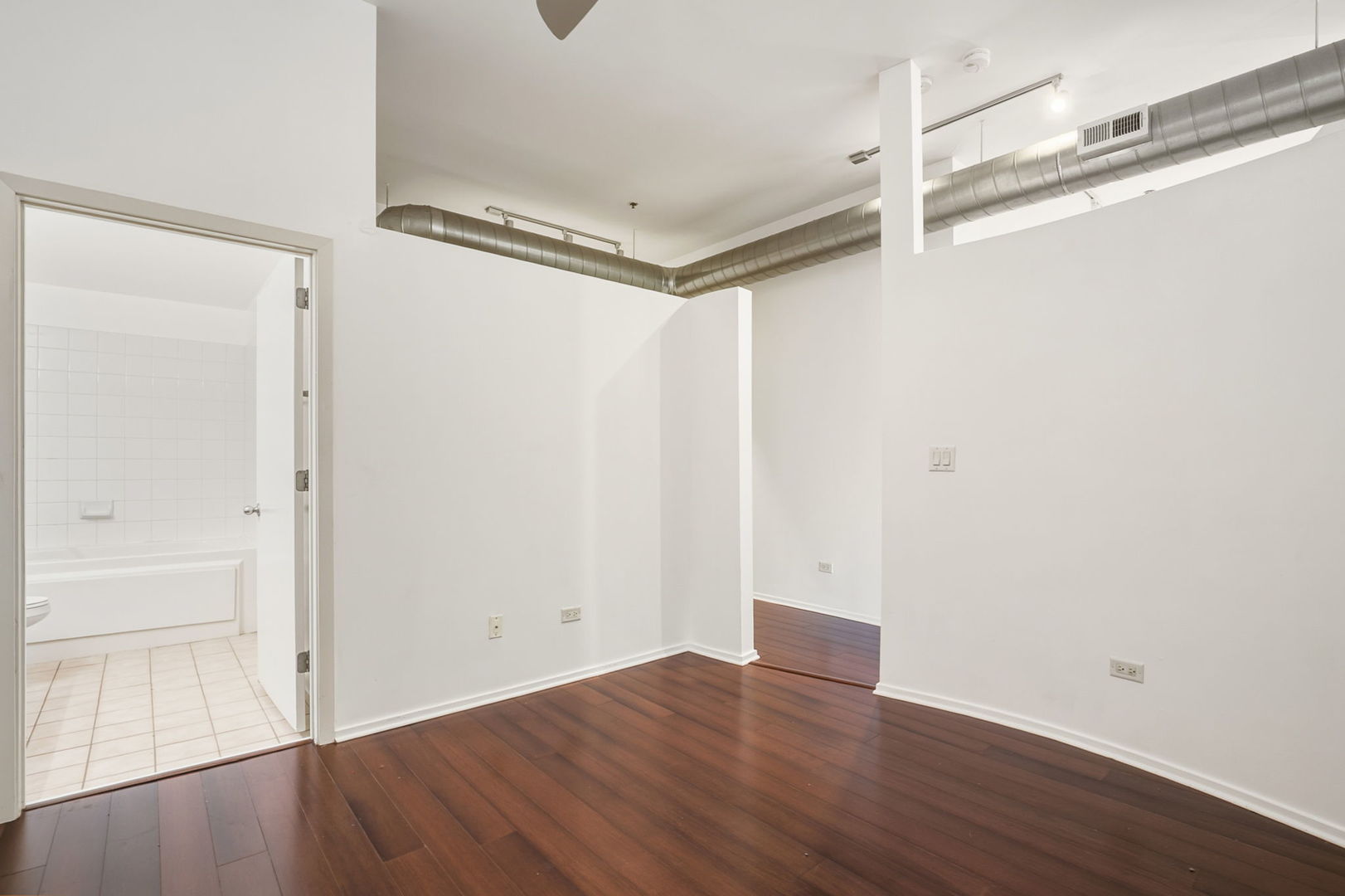 1000 East 53rd Street, Unit 219 Chicago, IL 60615 - Photo 17 of 29