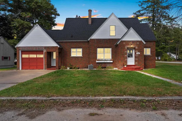 $239,900 | 702 Mira Avenue, Crivitz, WI 54114