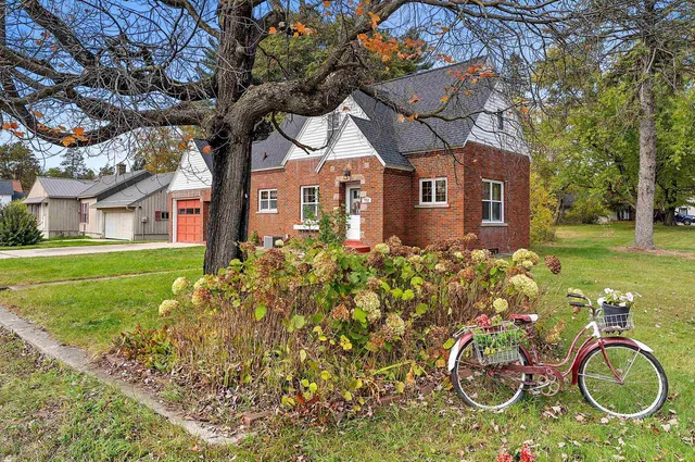 $239,900 | 702 Mira Avenue, Crivitz, WI 54114