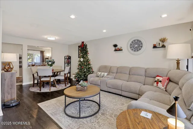 $349,900 | 73 Rita Lane, Jackson, NJ 08527