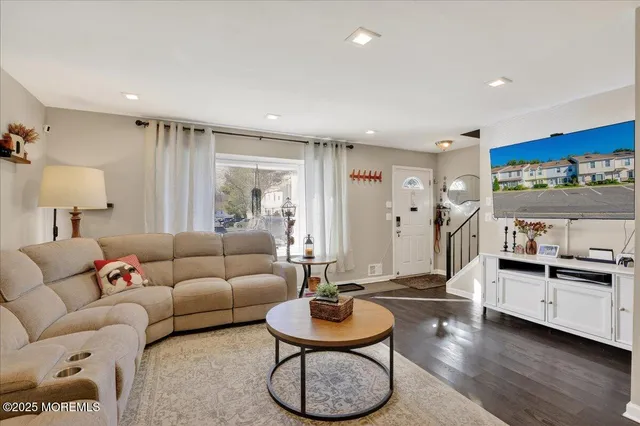 $349,900 | 73 Rita Lane, Jackson, NJ 08527