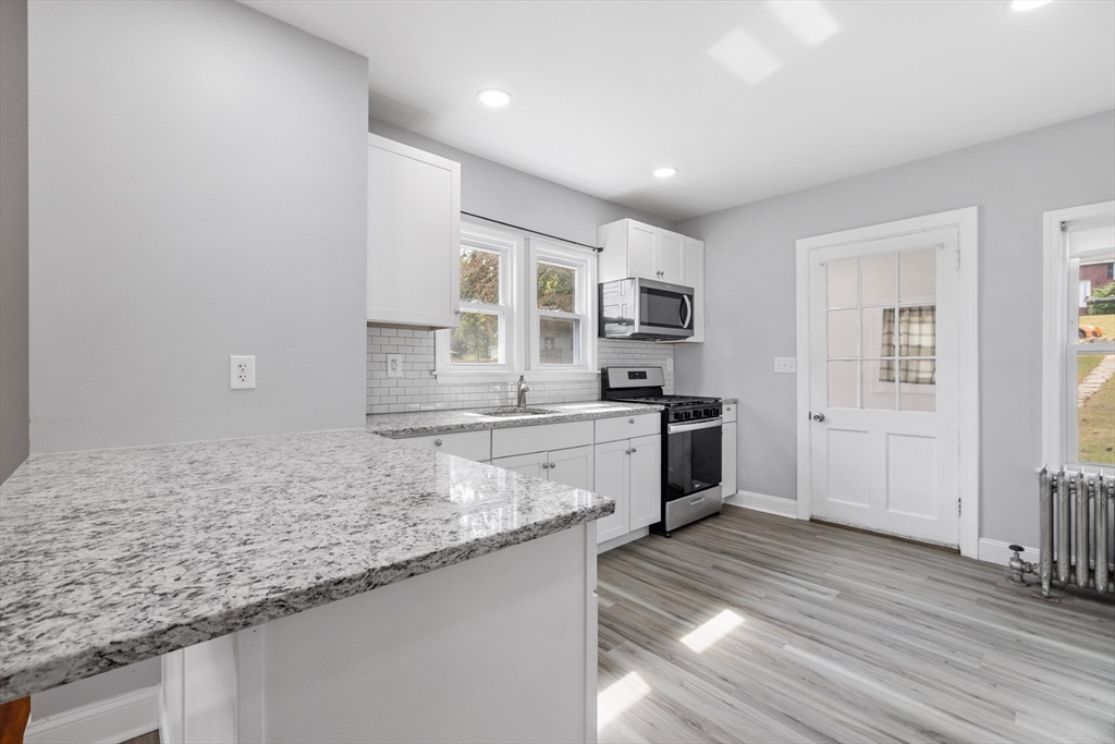 117 Gorham Street Chelmsford, MA 01824 - Photo 3 of 23